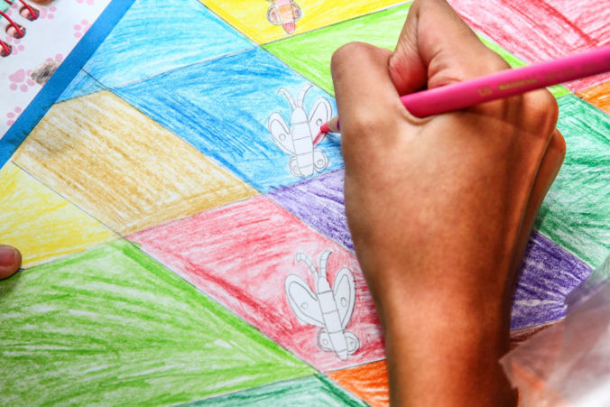 A educação se desenvolve com base na evolução da criança.